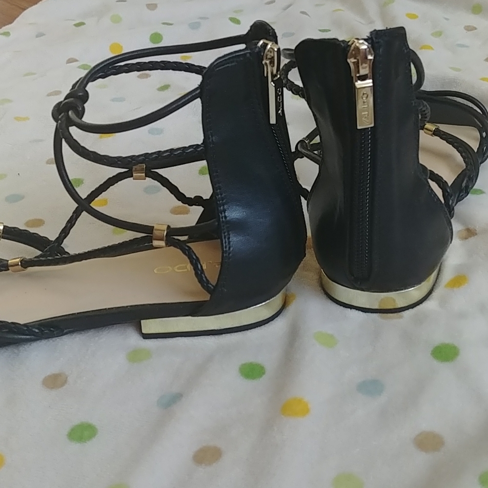Sandles - Picture 2 of 3